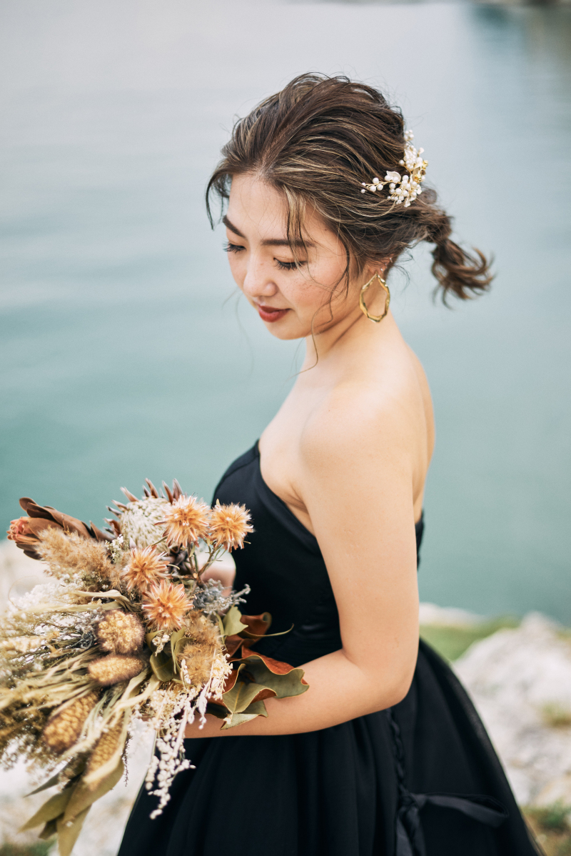 ブラックドレスも今年のトレンド