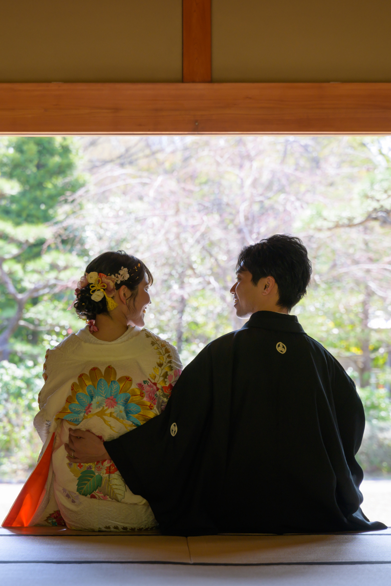 桜をバックに…