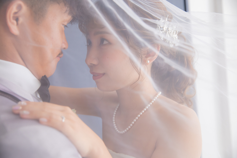 見つめる姿が可愛い花嫁様