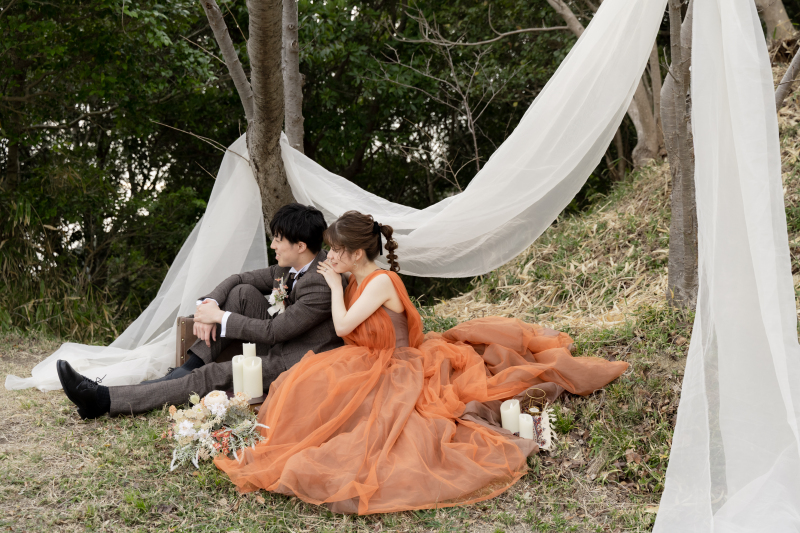 森の中にちょこんと座って