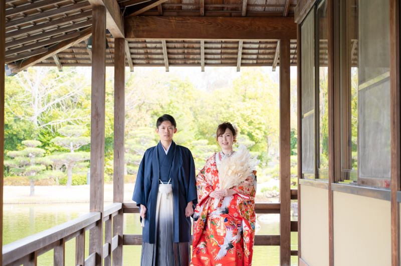 茶室でも和装姿を残して