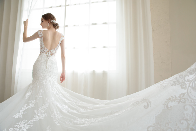 ソロウェディング☆女性らしいシルエットを残して!