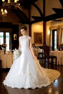 王道のミカドドレス