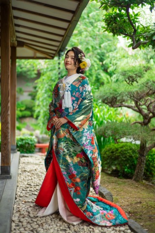 涼しげなブルー色打掛