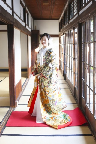 豪華ゴールド色打掛