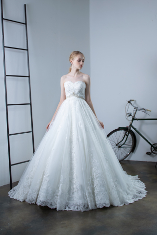 Aライン　ウエディングドレス