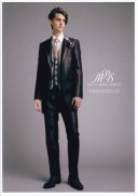 ブラウンタキシード