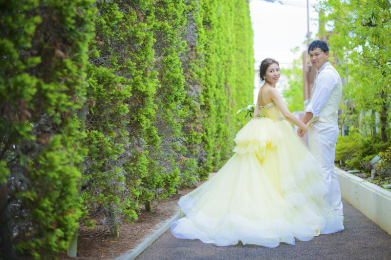 カクテルに着替えたらガーデン撮影スタート♪