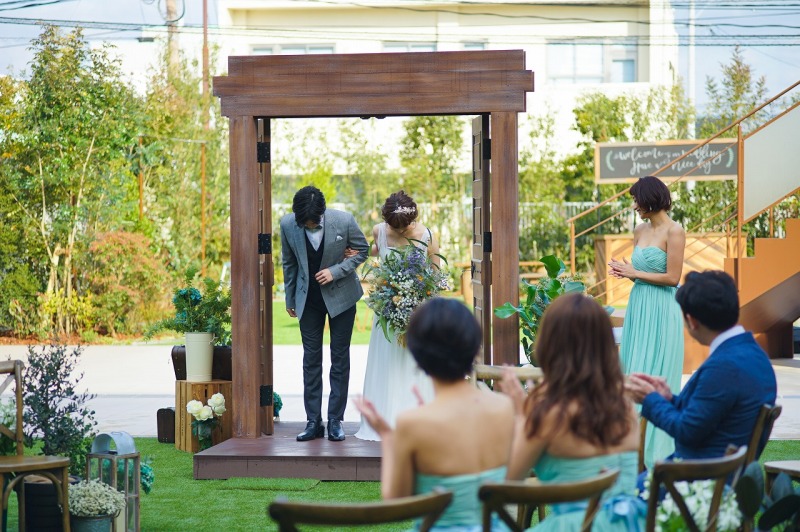 【フォト+挙式】洋装での撮影+選べる挙式Plan♪お衣裳は総数300点の中からフリーチョイス!