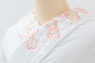 刺繍襟（ピンク）