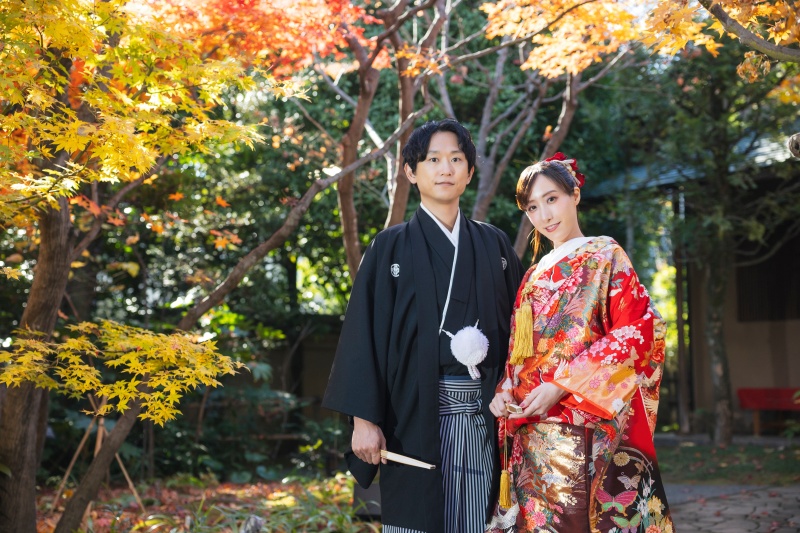 紅葉に彩られた目白庭園で和装ロケーション撮影