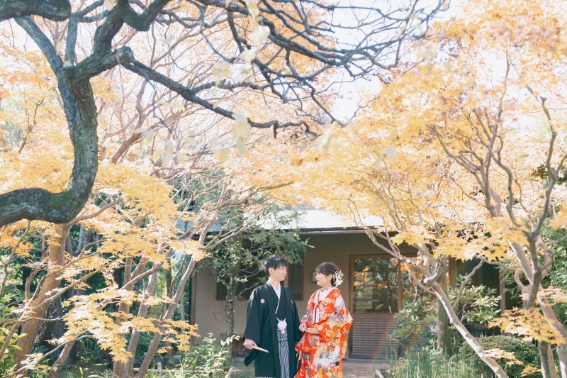 紅葉に囲まれて