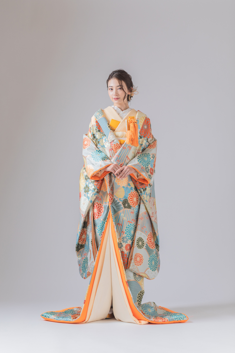スタジオゼロ東京店_色打掛・着物が豊富