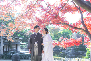 おふたりらしい自然な表情を、季節感とともに美しく残します
