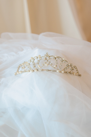 ヘッドアクセサリー（ティアラ）