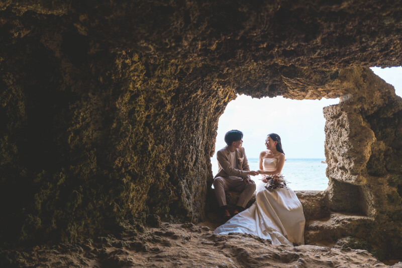 ぽっかり空いた岩の窓