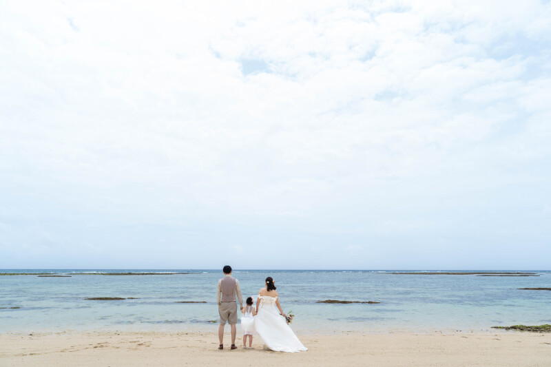 みんなで手を繋いで