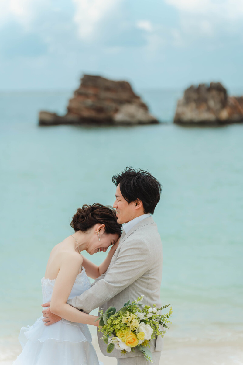 見つめ合うショット