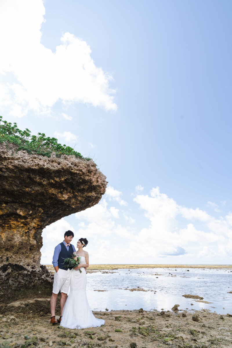 沖縄らしい岩場で