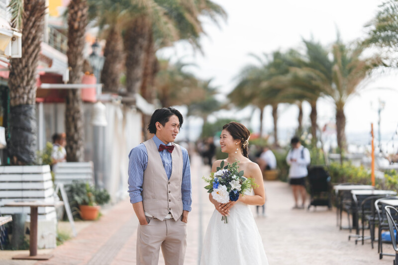 街並みを背景に