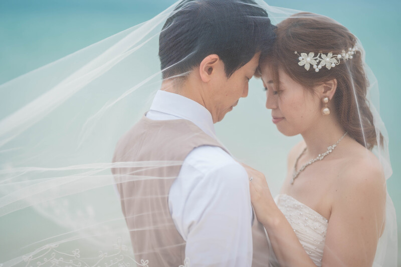 ベールに包まれて