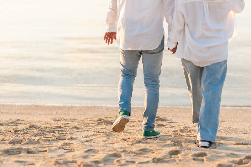 ビーチへ降りて