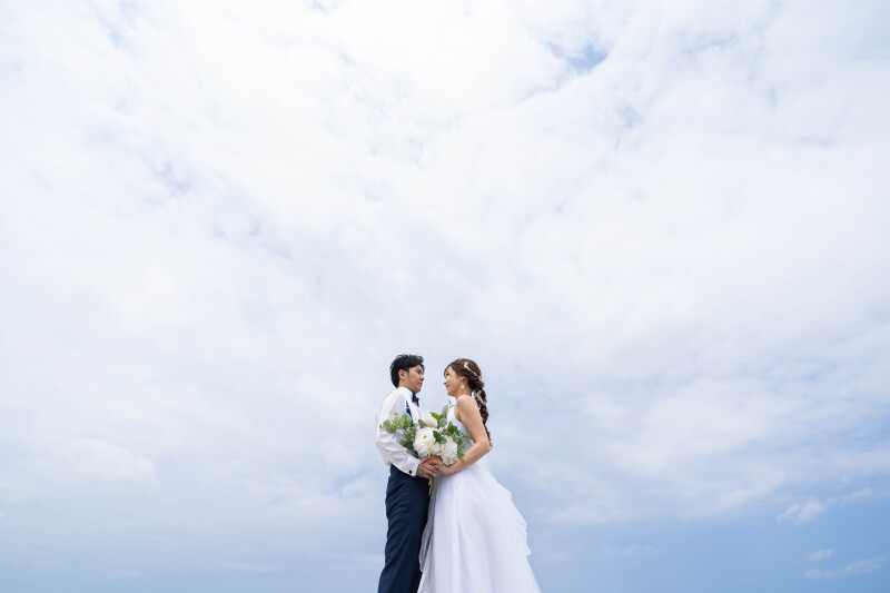 広い空におふたりだけの空間