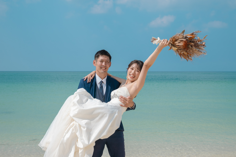 早割【1ヶ月前まで予約】平日限定プロポーズ私服フォト+ウェディングフォト(アメリカンビレッジ+アラハビーチ)格安59,000円!