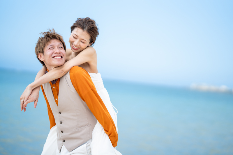 【3月〜5月平日撮影10組限定!】1ロケーション(アラハビーチ/ヤシの木)カラードレス+ウェディングドレス2着 ¥89,000