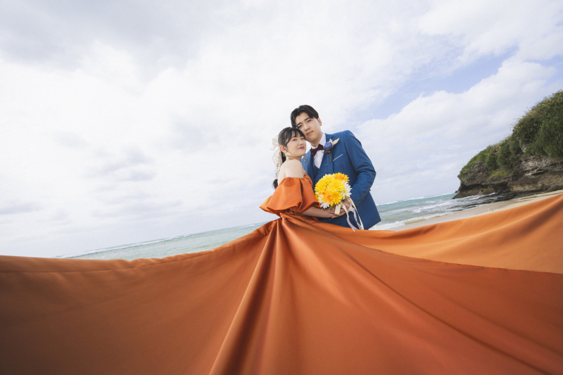 風に舞うドレス