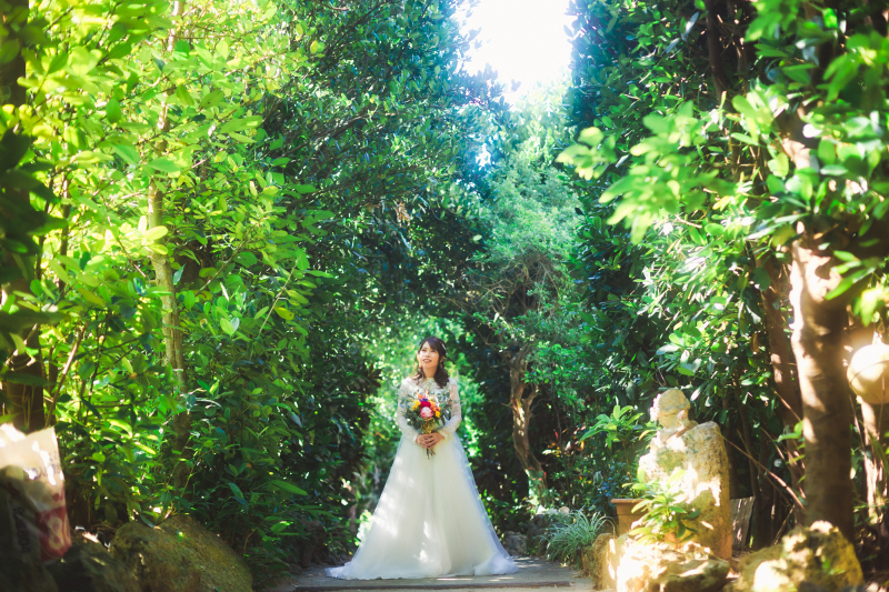 木漏れ日の中で