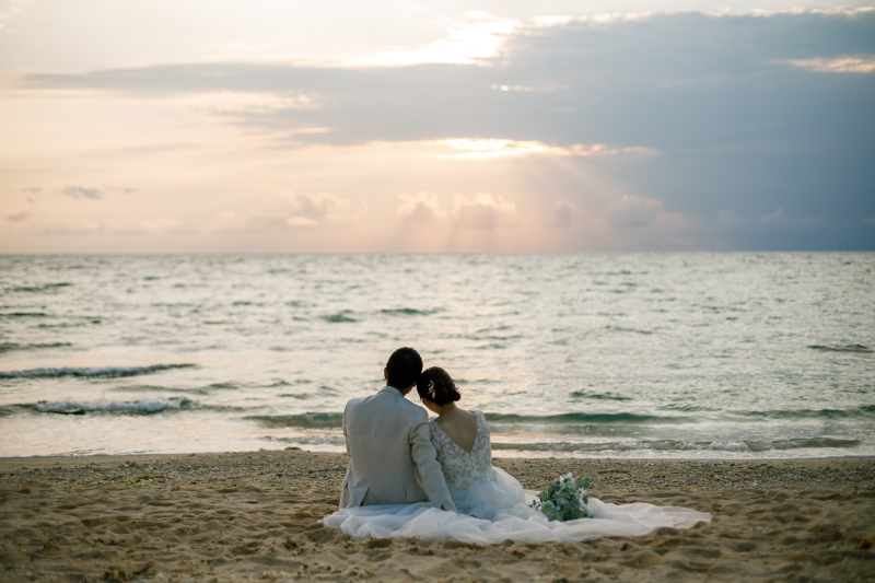 サンセットが見守る浜辺で