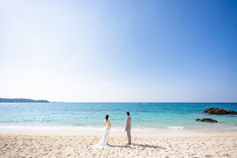 突き抜けるような