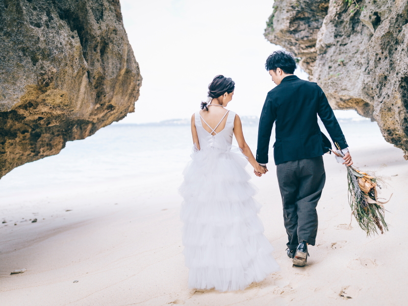 Navy Wedding_ウエディングドレスが豊富