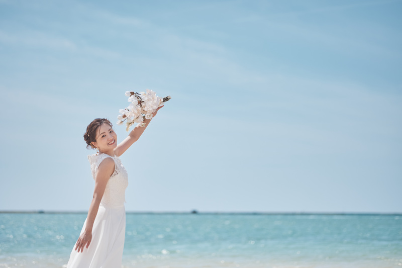 【追加料金0円】全衣装選べる!手ぶらで叶う沖縄ビーチフォトプラン