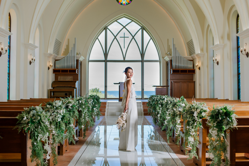 【ベーシックプラン+レトロモダンなチャペルフォト】フォトのみ|ビーチ撮影|2ロケーション|2面台紙写真つき