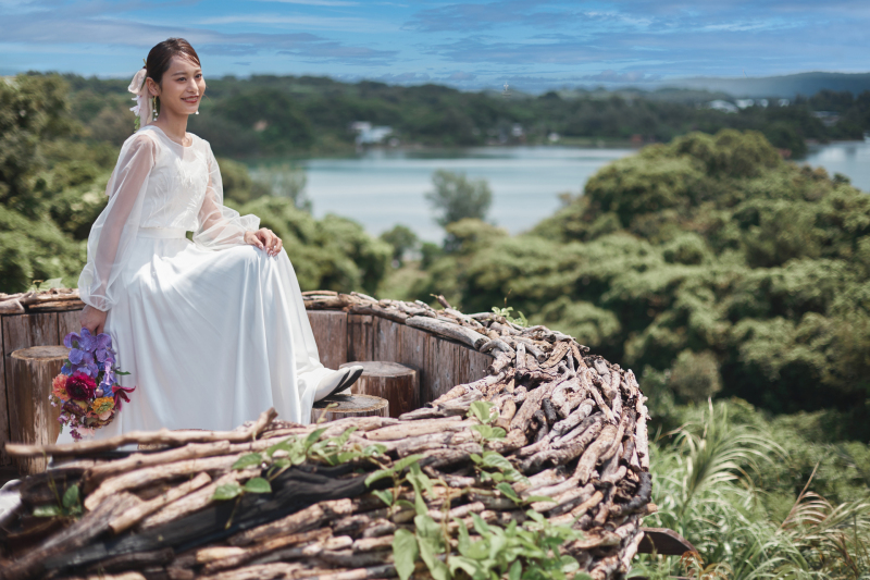 【遊び心溢れるウェディングフォト】ドレス・タキシード1点｜データ100カット｜60秒ムービー｜ドローン｜ビーチ撮影付き