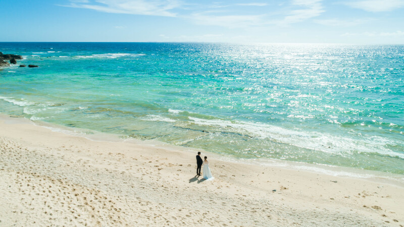 【ドローンフォト&ムービー】ドレス・タキシード1点｜データ100カット｜ビーチロケ