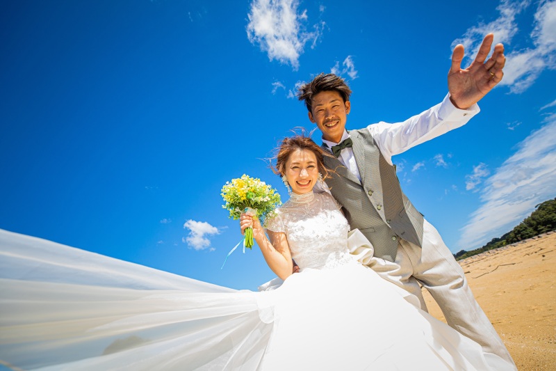 イマリンビーチで開放的なフォトを 撮影日 年10月8日 イマリンビーチ オリーブの樹 伊万里店 佐賀県でフォトウェディング探すならphotorait
