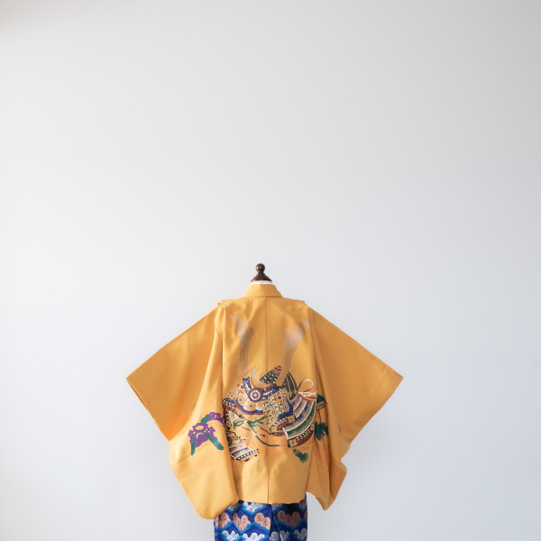 『黄金に輝く兜』K5010