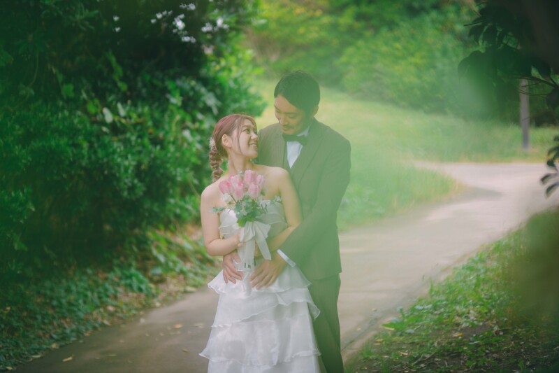 木々に囲まれて