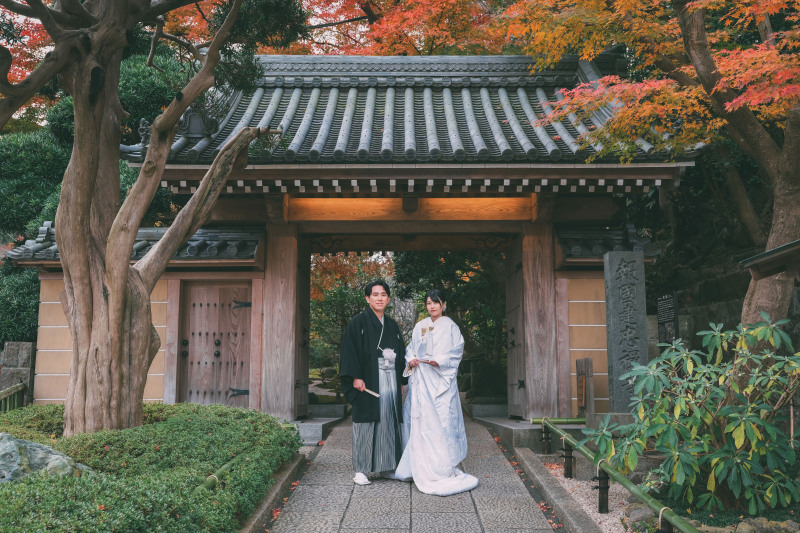 紅葉に染まる報国寺