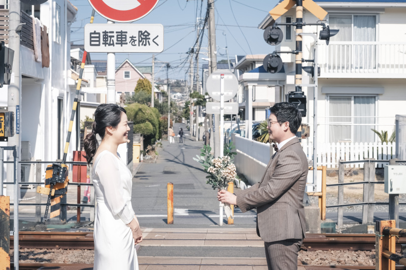 踏切を渡り終えたお二人は…