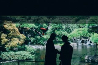 日本料亭と青空