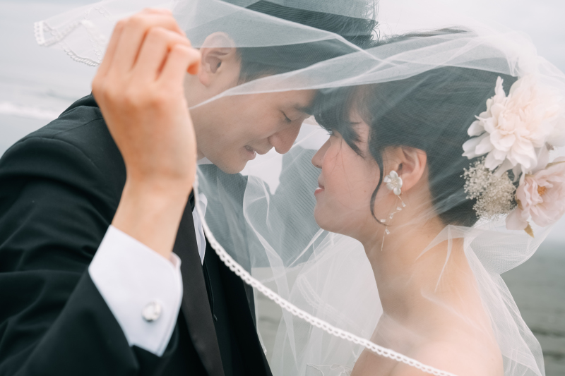 ベールの中に二人で