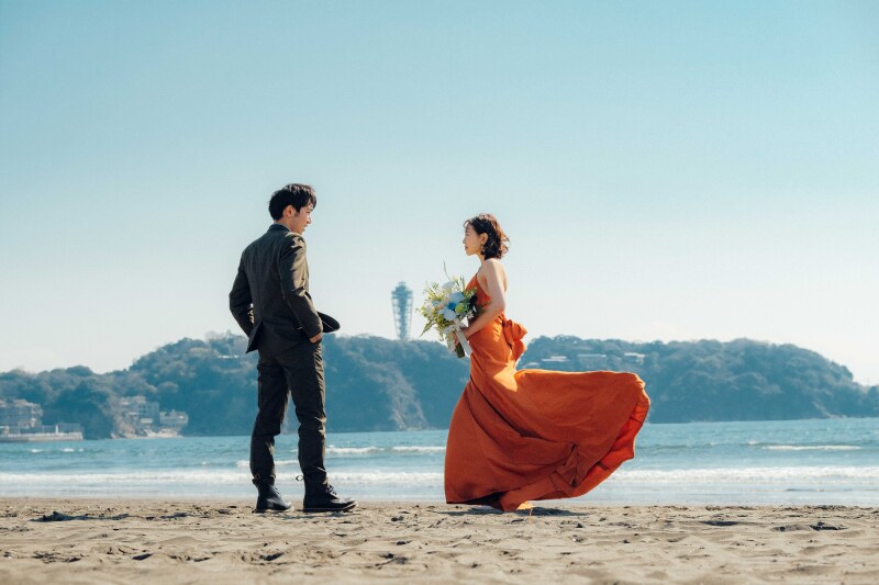 江ノ島をバックに