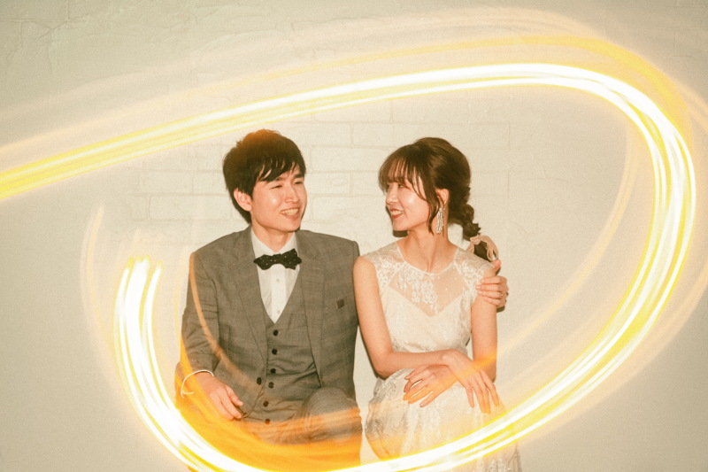 二人を繋ぐライト