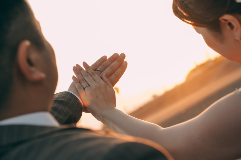 お二人の輝く指輪