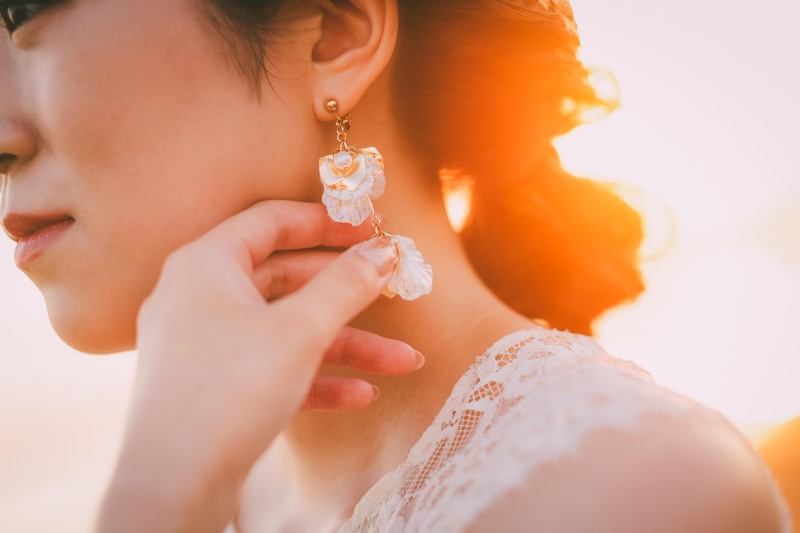 アクセサリーだけのカットも