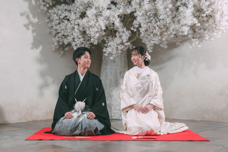 晴れを連れてきた新郎新婦